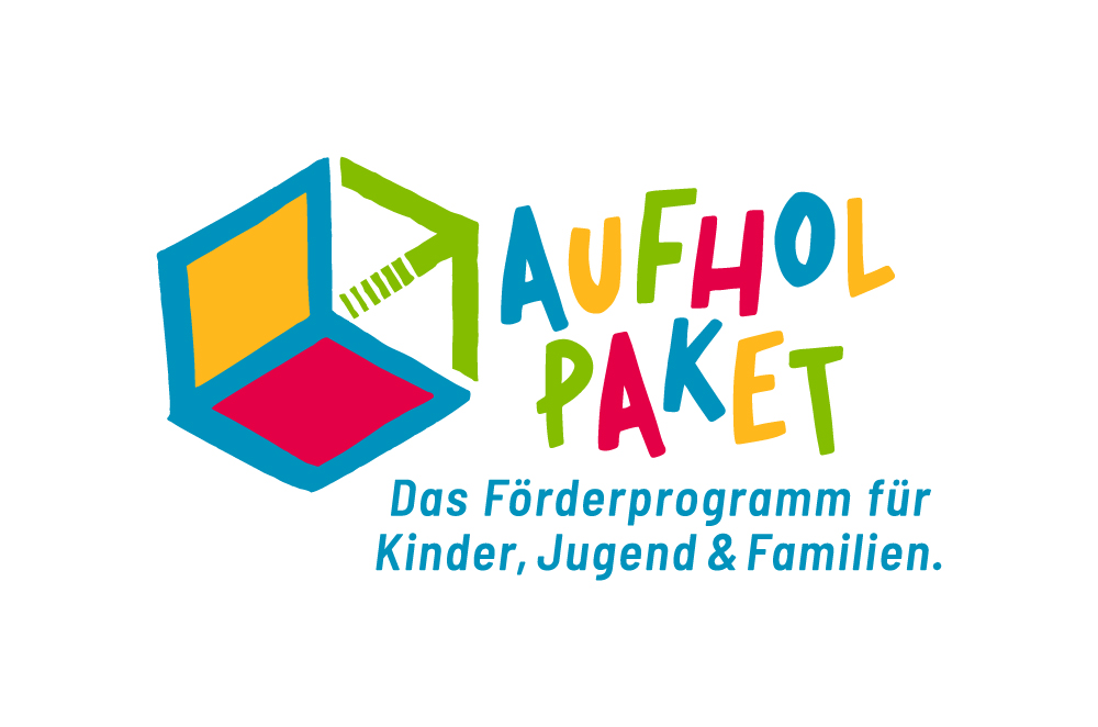 Würfel-Logo Aufholpaket BMFSFJ mit Schriftzug Aufholpaket das Förderprogramm für Kinder, Jugend und Familien